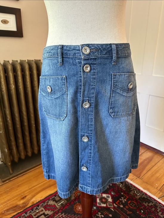 Levi's Dresses & Skirts - Levi's 100% Cotton Lightweight Button-Front Denim Skirt